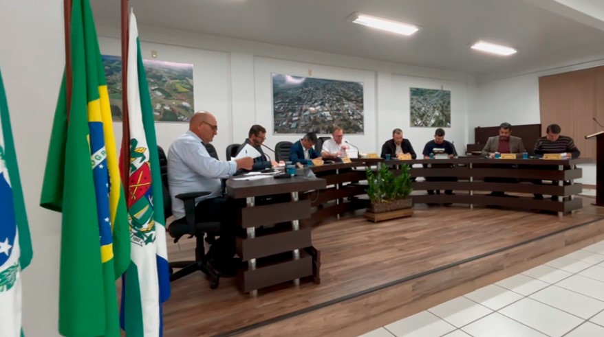 Vereador Leandro Hahn propõe espaço para o Lions Clube Mulher durante sessão da Câmara